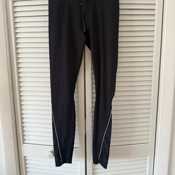 Fabletics Black Athletic Leggings - Picture 2 of 4